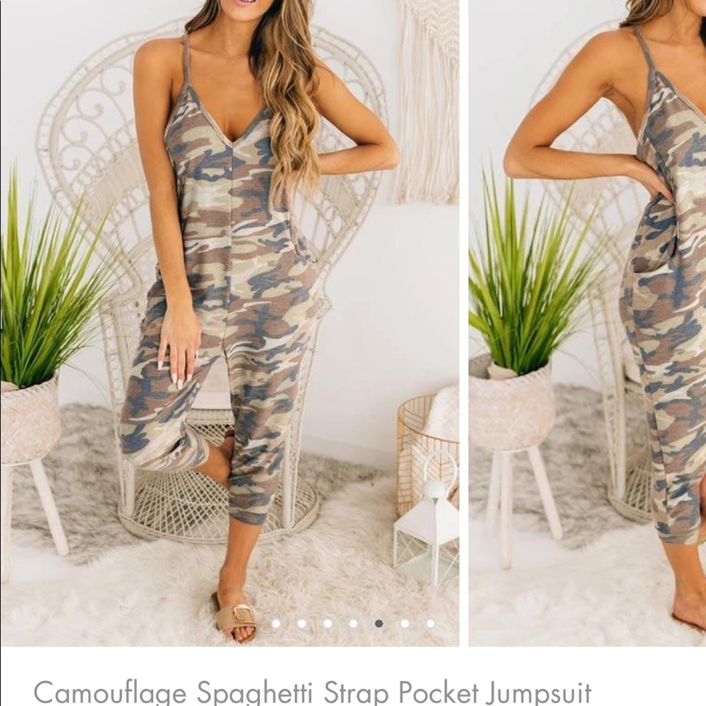 Wildfable Camo jumper-size Xs